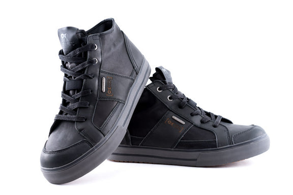 H2O waterproof clipless cycling shoes with metal reinforced nylon shank detail