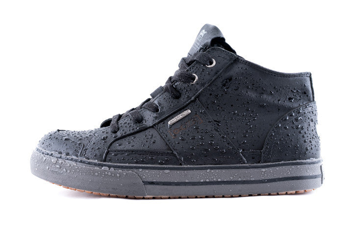 Side-view of waterproof cycling shoes H2O seam sealed membrane detail