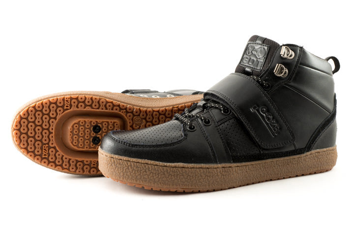 Side profile of Marco Black clipless mtb shoes with fiberglass reinforced power plate and natural gum rubber sole