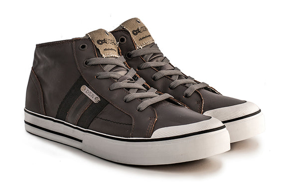 Ovis clipless mtb shoes built for riders who want pedal efficiency without sacrificing off-bike comfort on trail walks