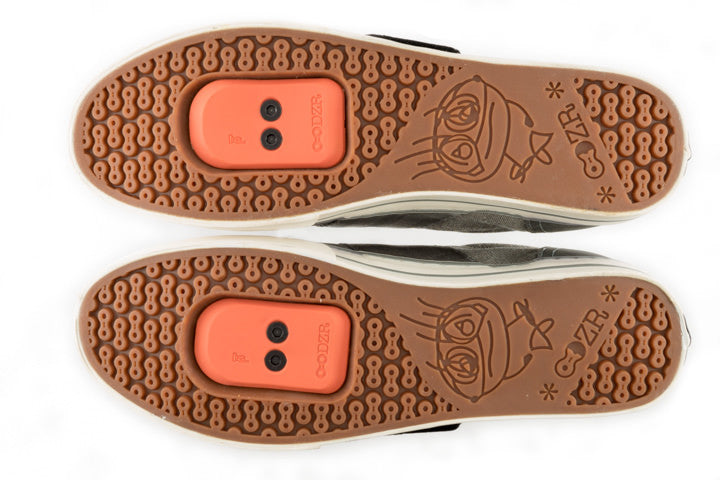 Pigeon Clipless Bike Shoe | DZRshoes - bottom view