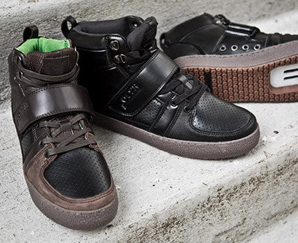 View of Marco Black clipless mtb shoes showing design, traction sole, and casual cycling shoe profile

