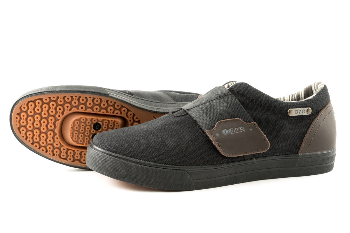 Side profile of Jetlag Nero casual cycling shoes with sleek silhouette