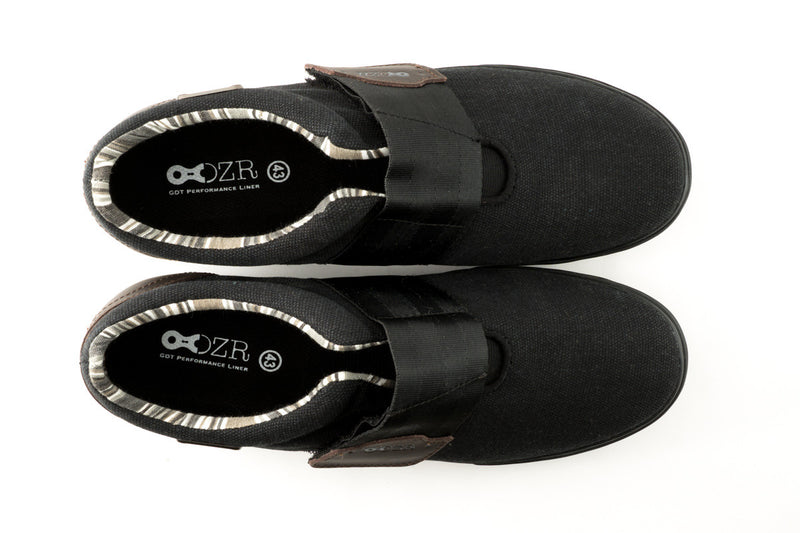 Top down view of Jetlag Nero casual clipless cycling shoes showing insole and opening